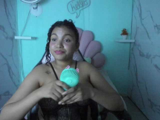 valeria-martinez19 live cam on BongaCams