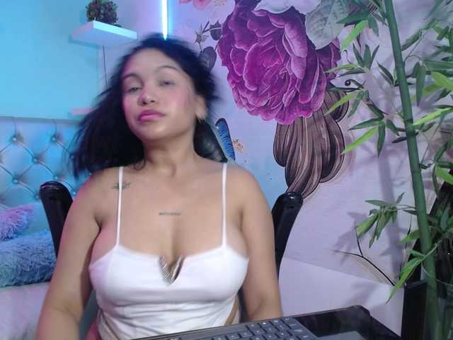 valeria-martinez19 live cam on BongaCams