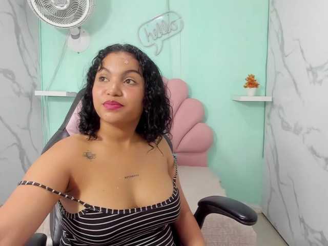 valeria-martinez19 live cam on BongaCams
