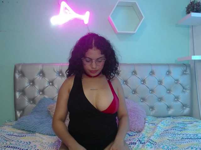 valeria-martinez19 live cam on BongaCams