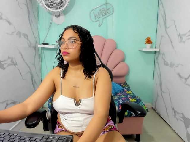 valeria-martinez19 live cam on BongaCams