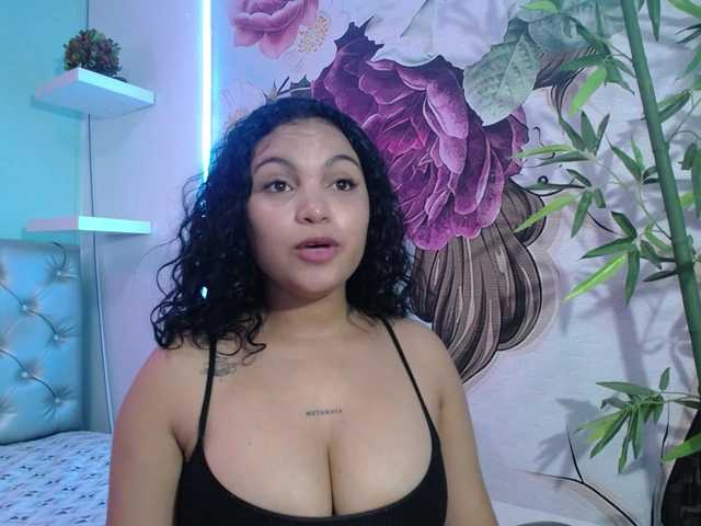 valeria-martinez19 live cam on BongaCams