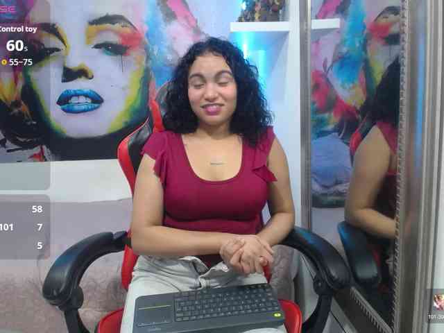 Model: valeria-martinez19
