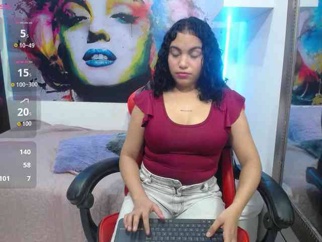 Model: valeria-martinez19