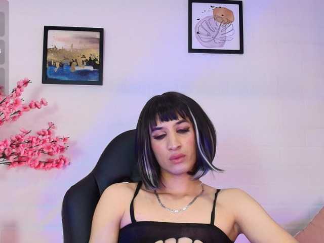 AlexiaHearts live cam