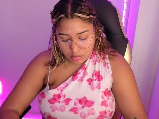 cardi-09 live cam on BongaCams