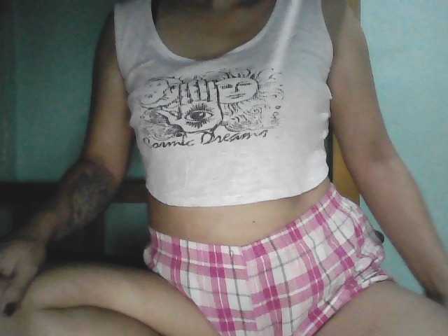 Denise32 live cam on BongaCams