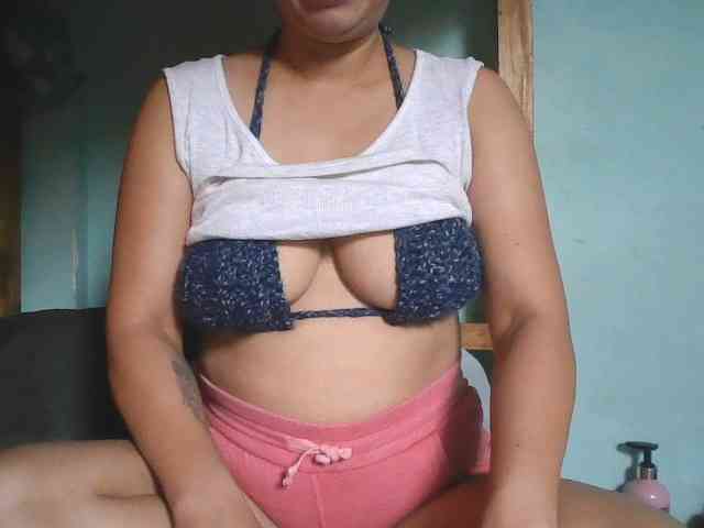 Denise32 webcam