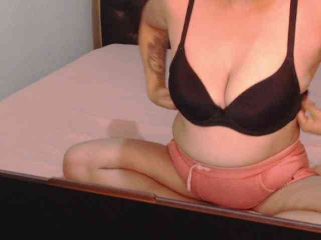 Denise32 webcam