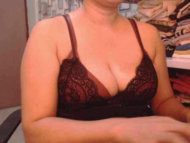 Denise32 webcam