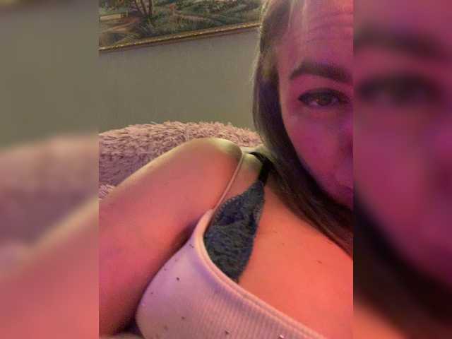 ElizavetaCream live cam on BongaCams