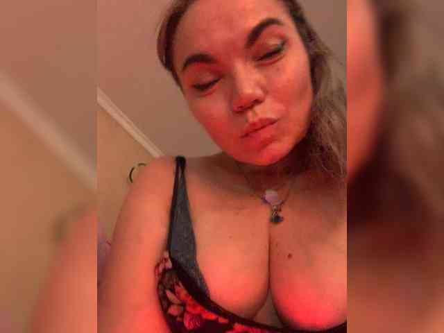 ElizavetaCream webcam