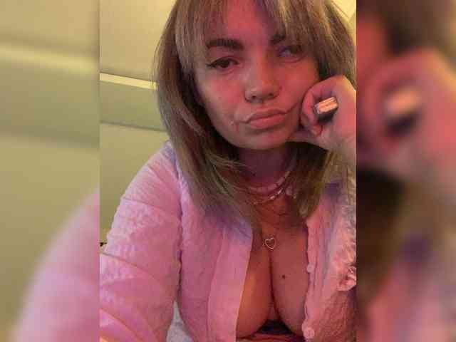 ElizavetaCream webcam