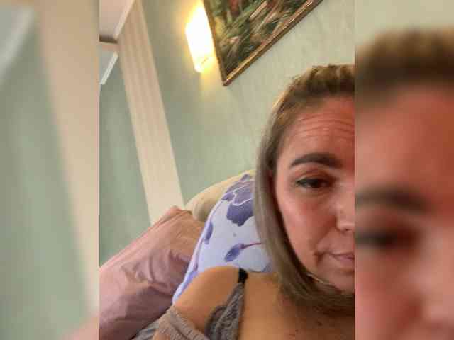 ElizavetaCream webcam