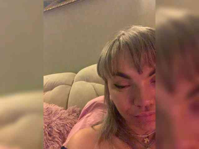 ElizavetaCream webcam