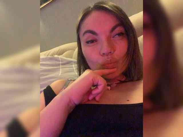 ElizavetaCream webcam