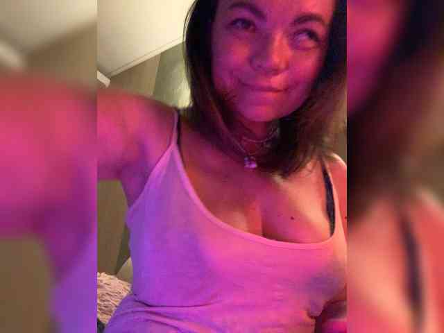 ElizavetaCream webcam
