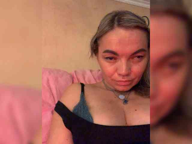 ElizavetaCream webcam