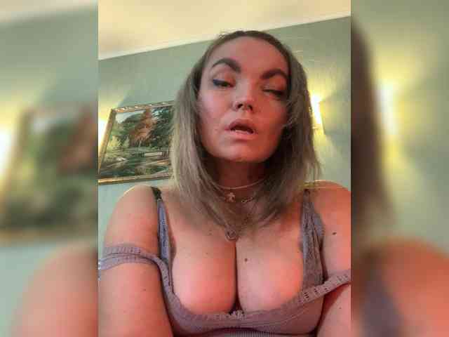 ElizavetaCream webcam