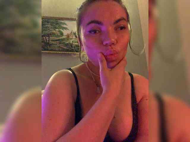 ElizavetaCream webcam