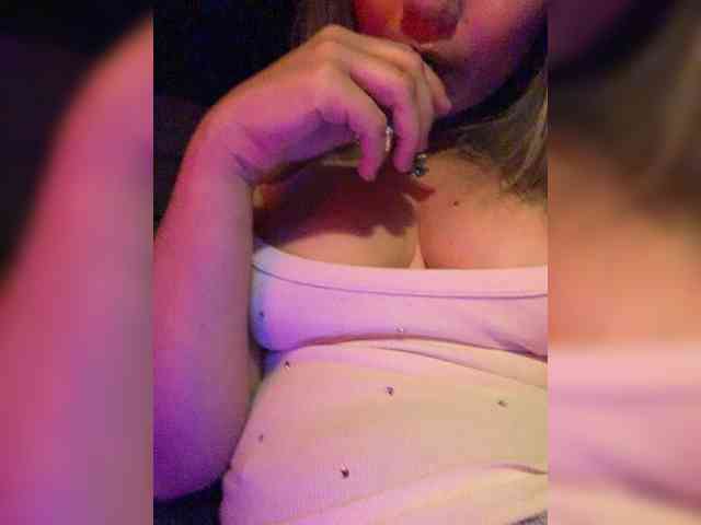ElizavetaCream webcam