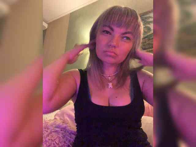 ElizavetaCream webcam