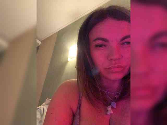 ElizavetaCream webcam