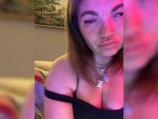 ElizavetaCream webcam