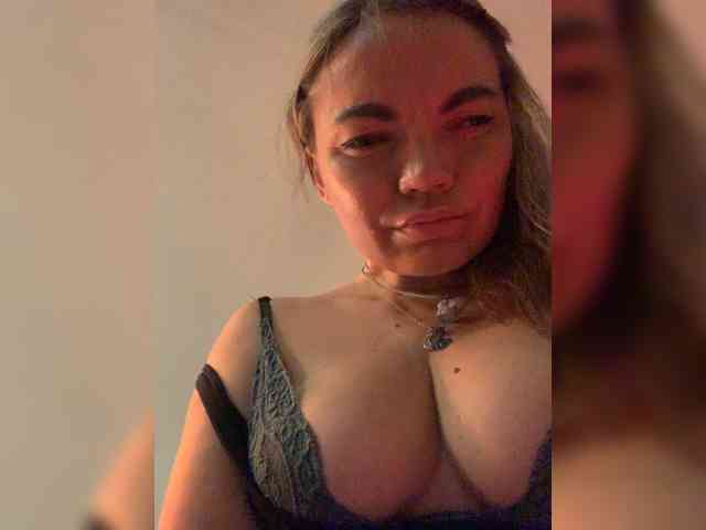 ElizavetaCream webcam