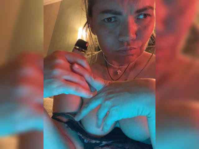 ElizavetaCream webcam