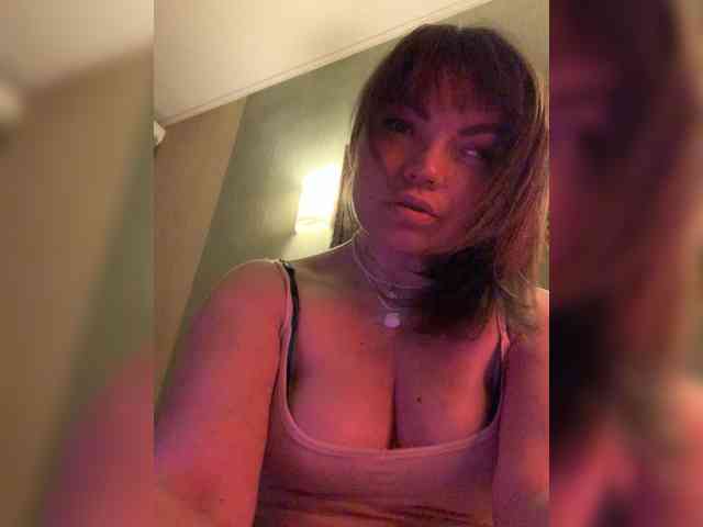 ElizavetaCream webcam