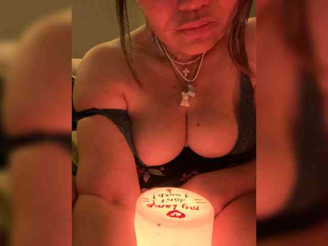 ElizavetaCream webcam
