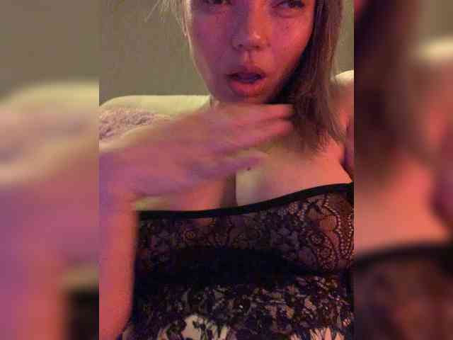 ElizavetaCream webcam