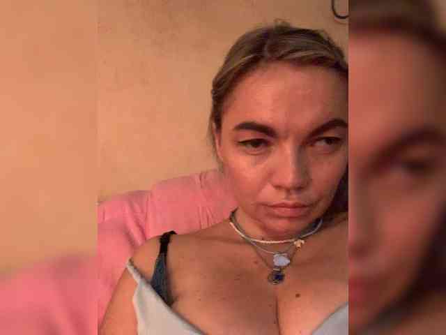 ElizavetaCream webcam
