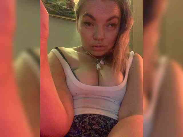 ElizavetaCream webcam