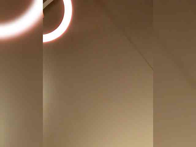 ElizavetaCream webcam