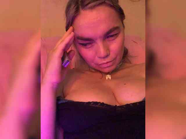 ElizavetaCream webcam