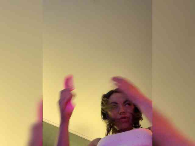 ElizavetaCream webcam
