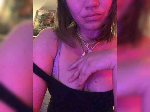 ElizavetaCream webcam