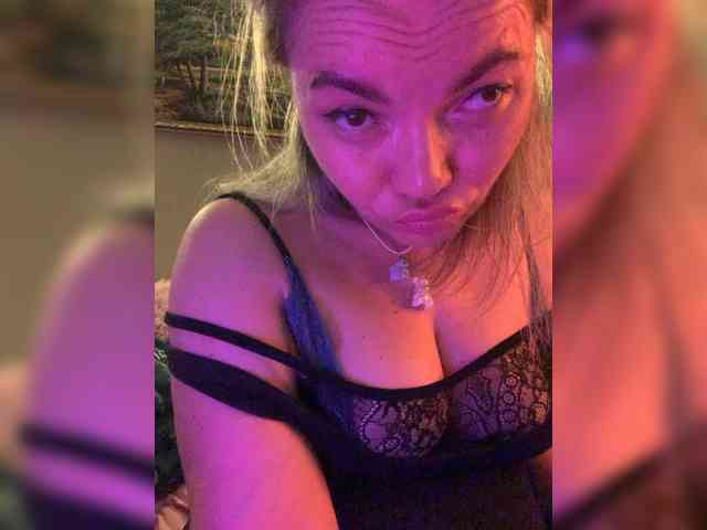 ElizavetaCream webcam