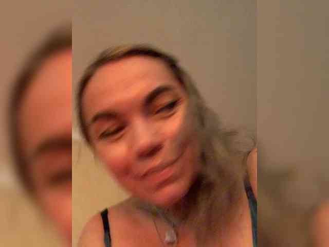 ElizavetaCream webcam