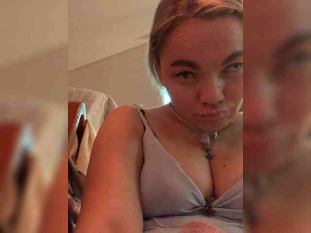 ElizavetaCream webcam