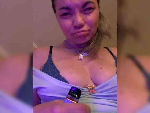 ElizavetaCream webcam