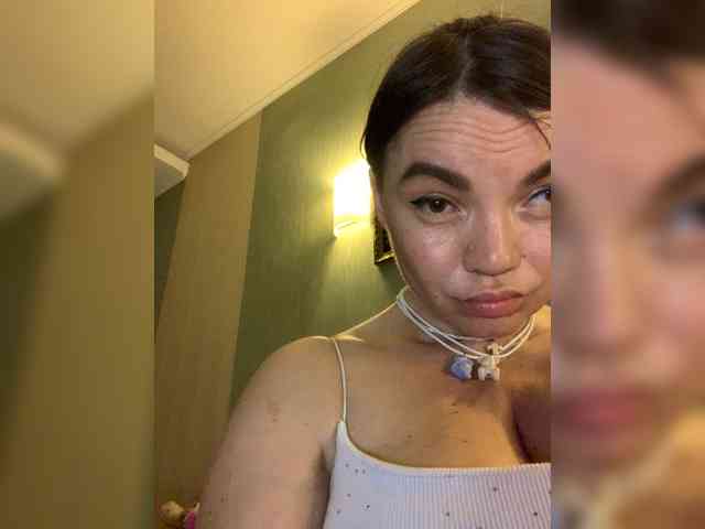 ElizavetaCream webcam