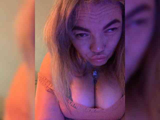 ElizavetaCream webcam