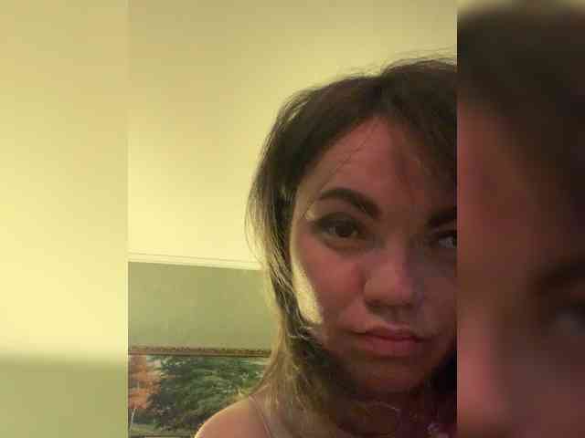 ElizavetaCream webcam