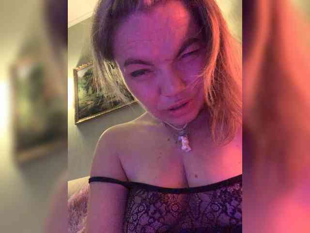 ElizavetaCream webcam
