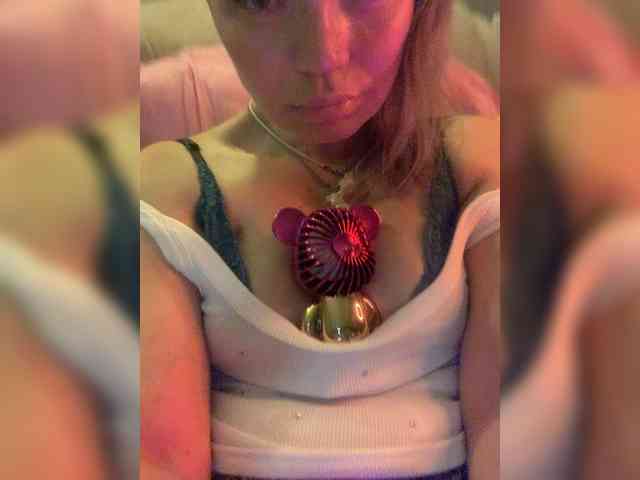 ElizavetaCream webcam