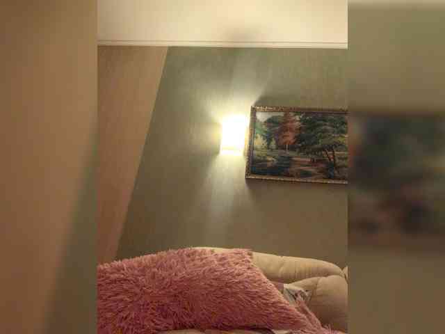 ElizavetaCream webcam