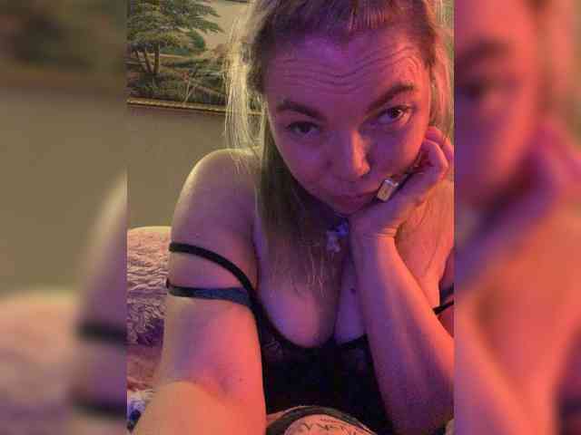 ElizavetaCream webcam